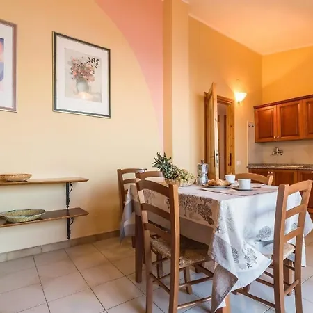 Wunderschoene Ferienwohnung In Mit Grill Und Garten Und Meerblick Und Strand In Der Naehe Apartman *