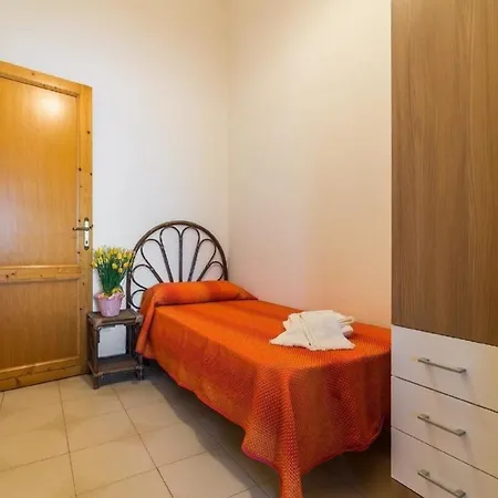 Wunderschoene Ferienwohnung In Mit Grill Und Garten Und Meerblick Und Strand In Der Naehe * Cala Gonone