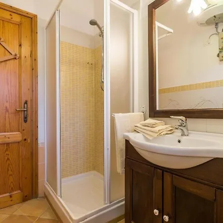 Wunderschoene Ferienwohnung In Mit Grill Und Garten Und Meerblick Und Strand In Der Naehe *