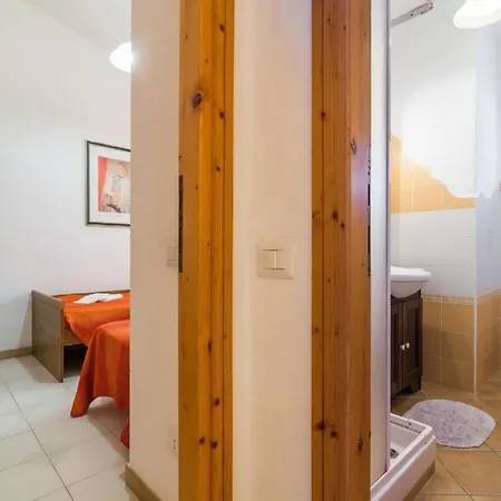 Wunderschoene Ferienwohnung In Mit Grill Und Garten Und Meerblick Und Strand In Der Naehe Cala Gonone