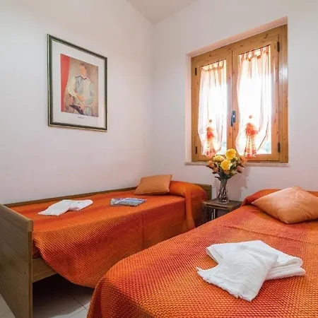 Wunderschoene Ferienwohnung In Mit Grill Und Garten Und Meerblick Und Strand In Der Naehe Apartman Cala Gonone